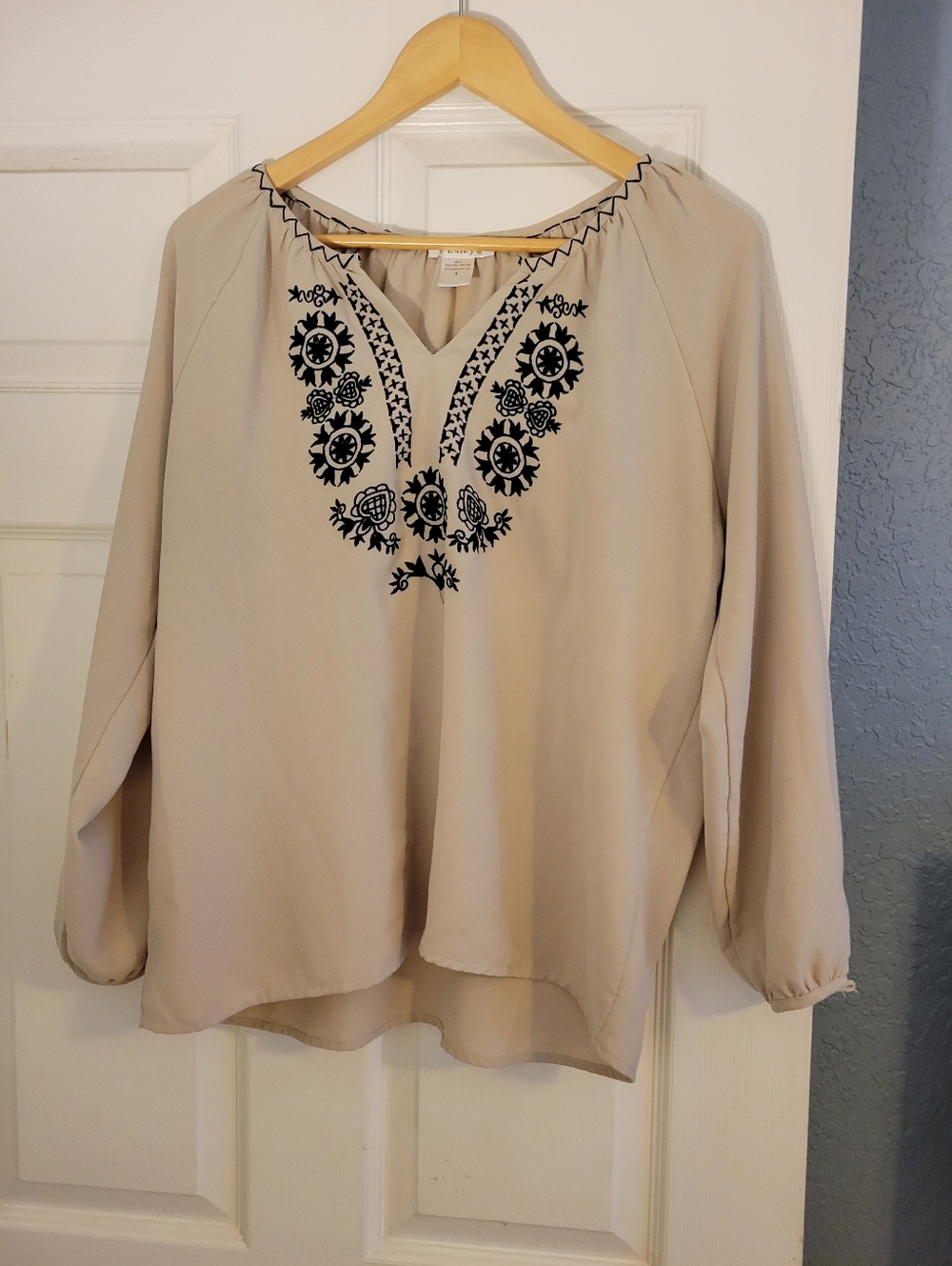 Esley Tan & Black Embroidered Women's Peasant Blouse Size Small Lightweight Boho